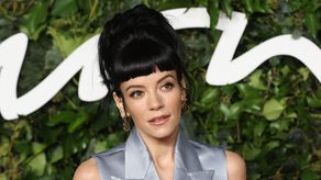 London (United Kingdom), 20/11/2021.- British singer Lily Allen arrives for the Fashion Awards 2021 at the Royal Albert Hall in London, Britain, 29 November 2021. (Moda, Reino Unido, Londres) EFE/EPA/VICKIE FLORES