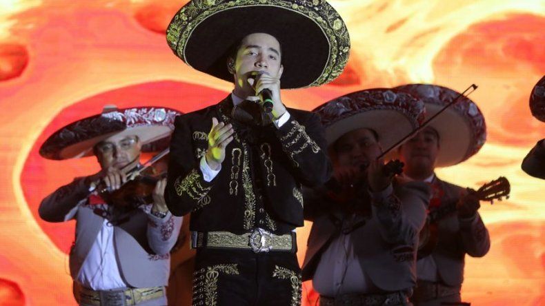 La dinastía ranchera mexicana continúa con el primer disco de Alex Fernández