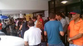 Docentes denuncian incumplimiento en pago de aumento