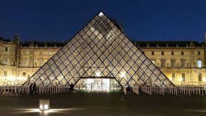 El Louvre colabora con Uniqlo en el lanzamiento de su nueva tienda en línea
