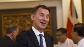 Gran Bretaña pide a la UE evitar caer en “el abismo”