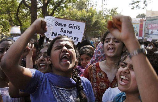 Muere en India sospechoso de violación grupal