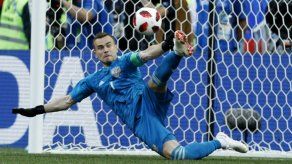 Portero Akinfeev se despide de selección rusa tras 15 años