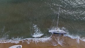 Los veleros son difíciles de interceptar porque incluso para las patrullas aéreas, se ven como barcos normales de placer.