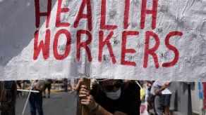 El sindicato de trabajadores de hospitales públicos dijo que aunque respalda la vacunación, se opone a su obligatoriedad.