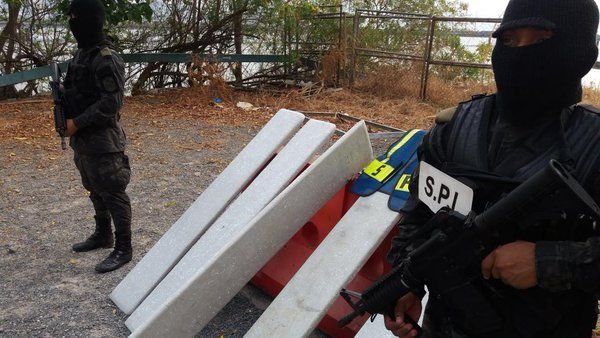 Incautan cinco planchas de droga en la Bahía de Panamá