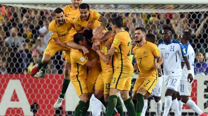Australia clasifica a la Copa Mundial tras vencer a Honduras 3-1 en el repechaje