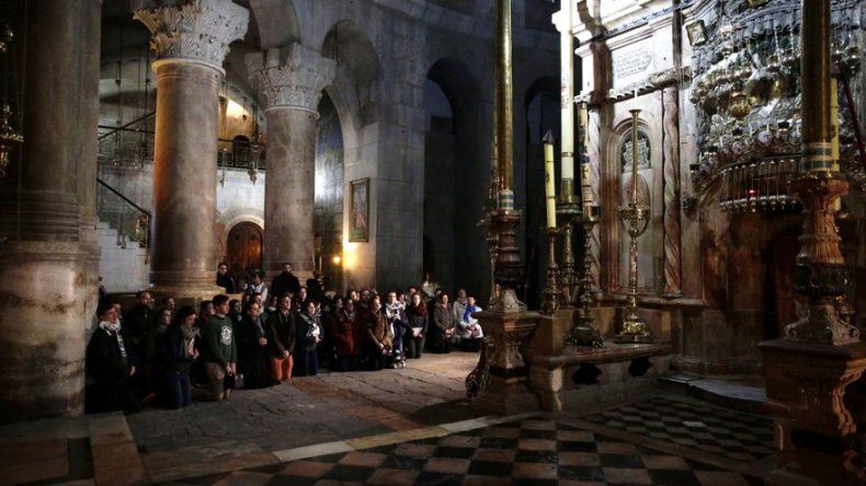 Santo Sepulcro reabre en Jerusalén tras pugna por impuestos