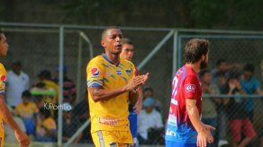 Nicolás Yuyu Muñoz es el segundo goleador histórico en El Salvador