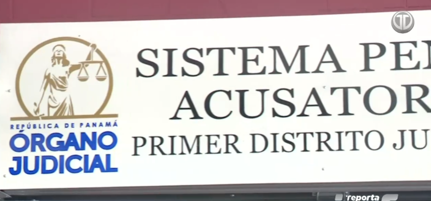 Influencer queda a la espera de su liberación tras audiencia por presunta estafa de la Caja de Ahorros.