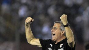 Tabárez a un paso de renovar como entrenador de selección uruguaya