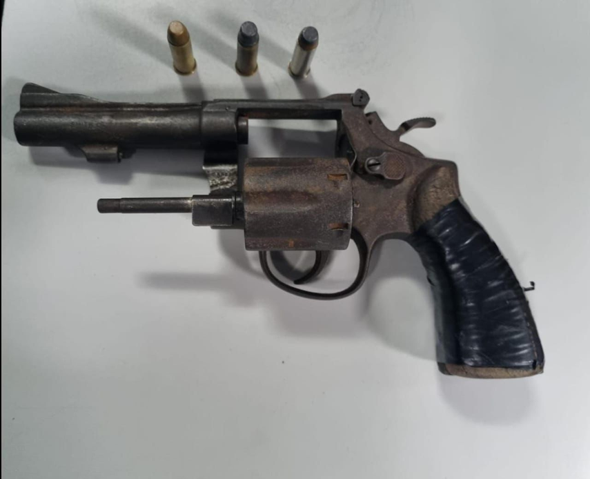 Arma que era portada por los menores de edad Arma que era portada por los menores de edad 