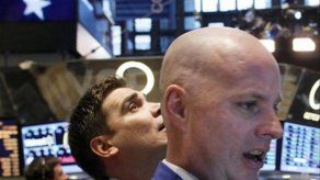 Wall Street se sacude el temor sobre Grecia y cierra con alza