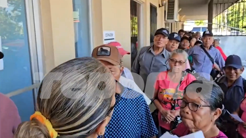 Jubilados de Bocas del Toro acuden al MEF para el registro del CEPANIM.&nbsp;