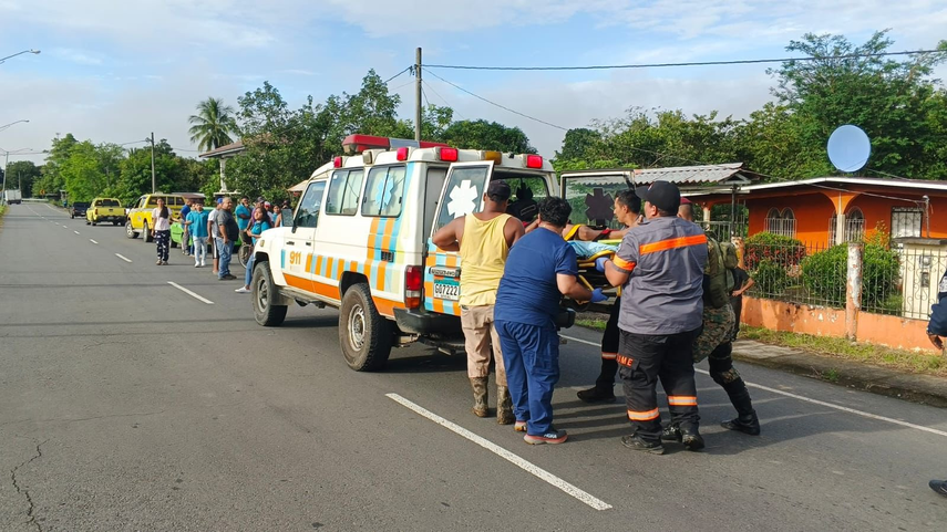 SENAFRONT atiende atropello de una persona.