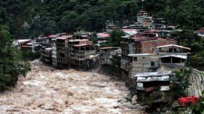 Rescatan 11 cadáveres de 21 desaparecidos por aluvión en Perú