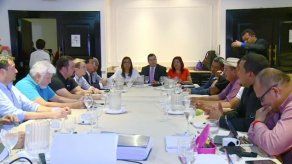 Capac y Suntracs retoman negociación por aumento de salario para obreros