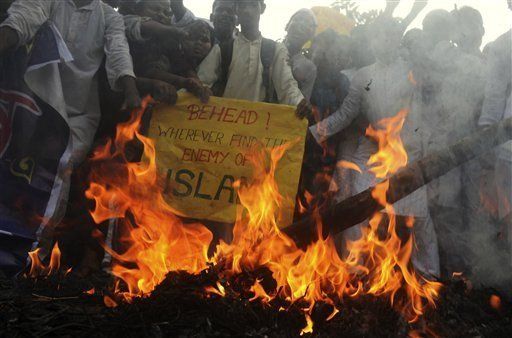 Caricaturas francesas aumentan tensión por filme