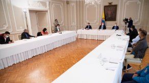 Duque recibe a la FARC