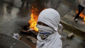 Tropas venezolanas rodean a la fiscalía