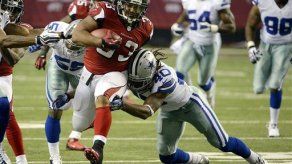 Turner ayuda a Falcons a vencer a Cowboys