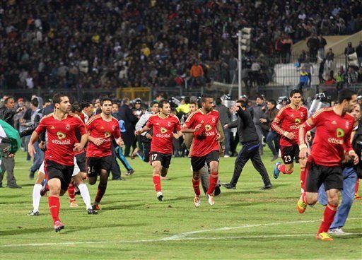 Jugadores de Al-Ahly se retiran tras incidentes en Egipto