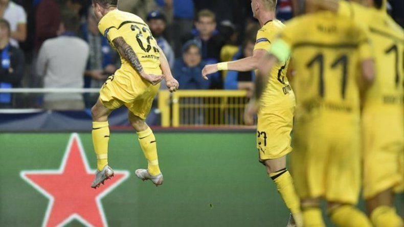 Borussia Dortmund se lleva un triunfo afortunado de Brujas