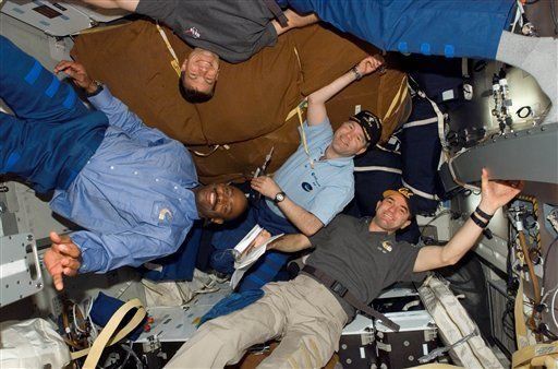 Imágenes del Atlantis en el espacio