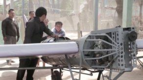 Un camboyano aprende en internet a construir un avión que quiere pilotar