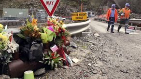 La policía lleva años investigando el desastre, familiares piden cargos penales.