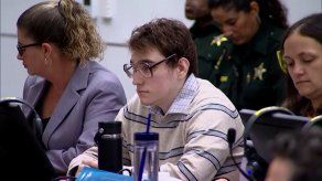 Fiscal pide pena de muerte para autor de masacre en secundaria de Florida