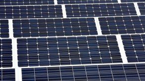 Grupo solar chino venderá activos tras declarar inédito cese de pagos