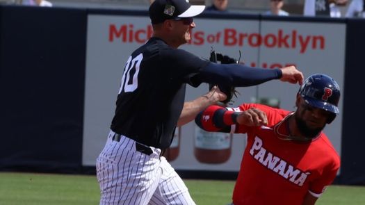 Yankees de Nueva York vence a la Selección Nacional de Panamá. Yankees de Nueva York vence a la Selección Nacional de Panamá.