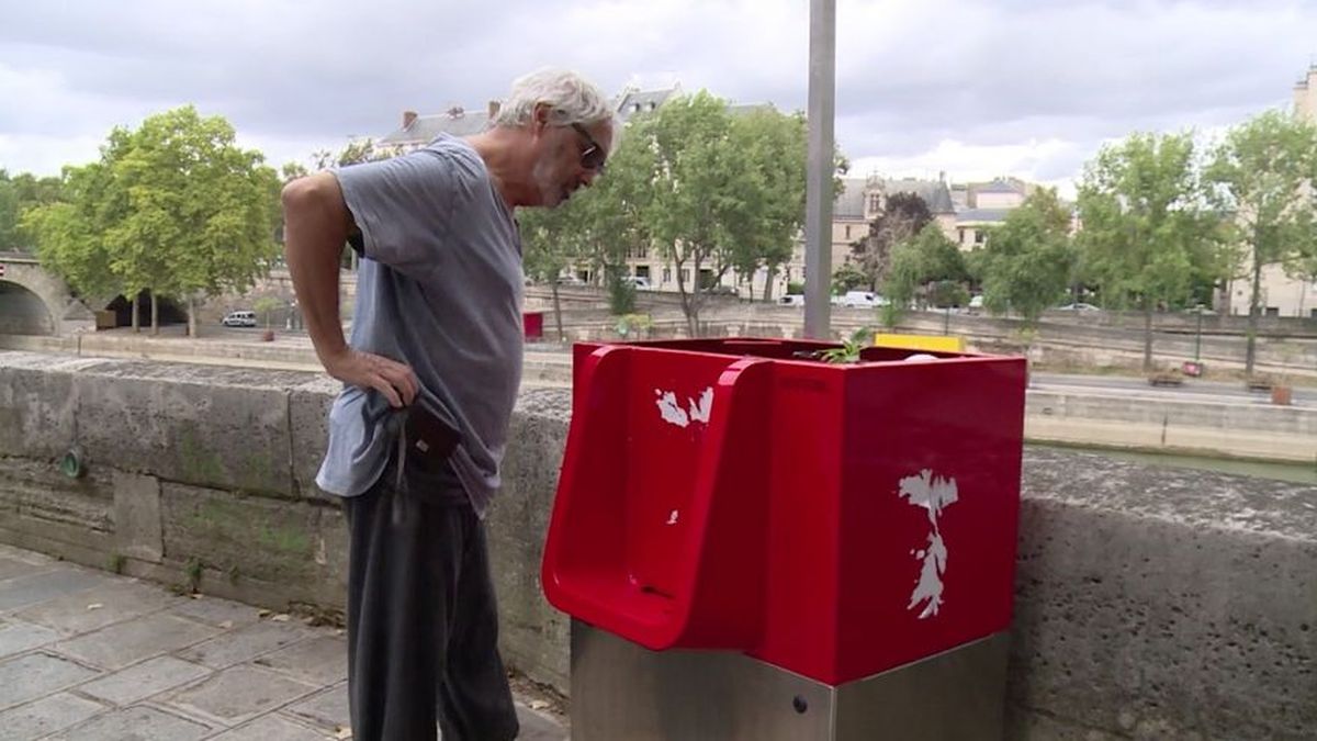 Polémica por urinarios ecológicos instalados en las calles de París