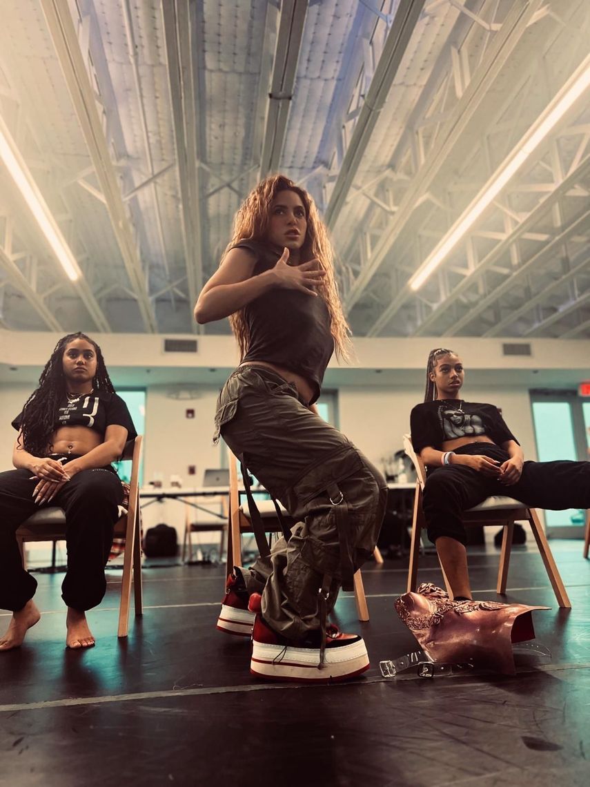 Shakira da un adelanto de lo que hará para su lanzamiento