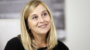 Dimite alcaldesa de Nashville tras amorío con guardaespaldas