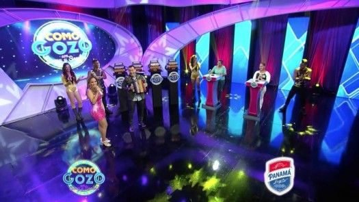 Laura domina el Acordeoke