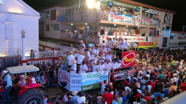 Paseo folclórico del Martes de Carnaval en Las Tablas