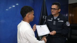 Autoridades reconocen heroica acción de 3 estudiantes graduandos Autoridades reconocen heroica acción de 3 estudiantes graduandos