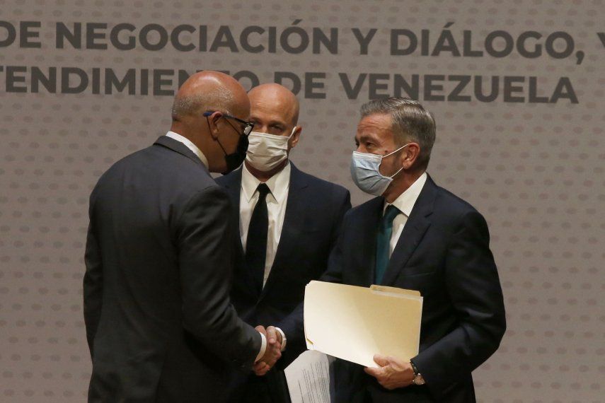 En México se reunieron los delegados del gobierno de Maduro y de la oposición venezolana.