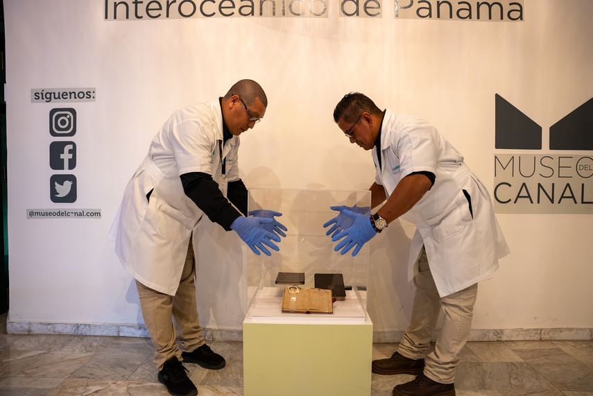 El Museo del Canal recibe los diarios personales del Dr. Arnulfo Arias Madrid.