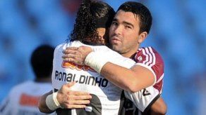 Volante lusobrasileño Deco anuncia su retiro por continuas lesiones