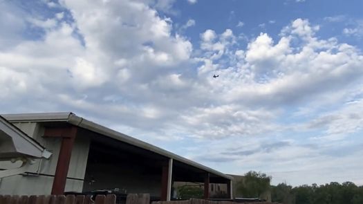 La policía dijo que se puso en contacto directamente con el piloto.