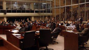 Valdés Carrasquilla confirma que diputados CD se reunieron con Varela