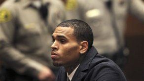 Rihanna acompaña a Chris Brown a la corte