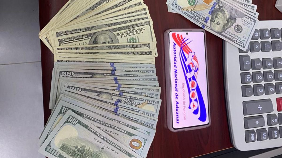 Aduanas decomisa más de 11 mil dólares no declarados a pasajero colombiano en Panamá Pacífico