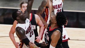 Miami Heat vence a Rockets sin sus líderes anotadores