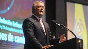 Duque pide a Ejército perseguir a disidentes de FARC que mataron a 3 geólogos