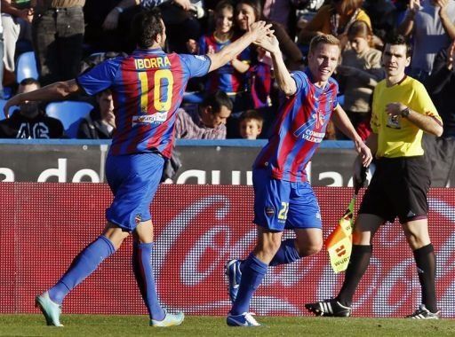 Levante se consolida en la zona europea con 3-1 sobre el Athletic