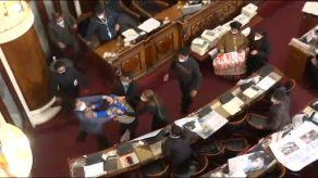 Patadas y puñetazos en el Congreso de Bolivia